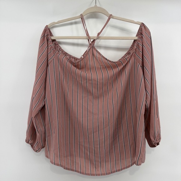 Bundle of 15 Women's XL items - Tops, Blouses, Dresses, & Tunics XL - Picture 9 of 16